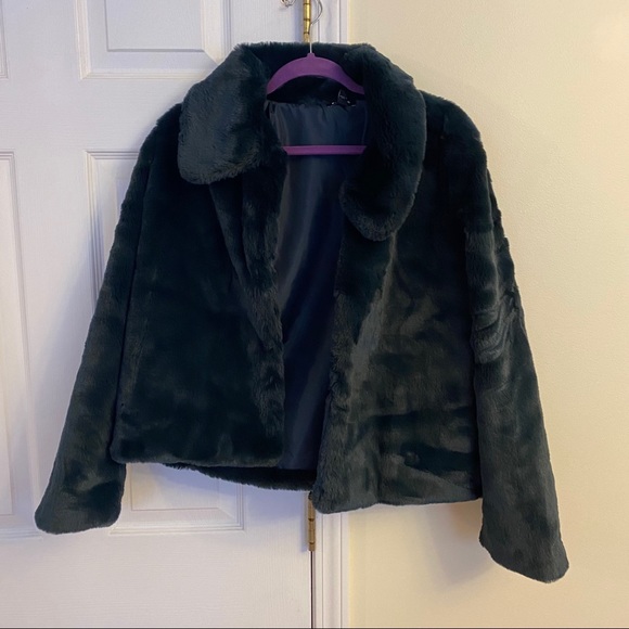 Express Green Faux Fur Jacket - Picture 2 of 6